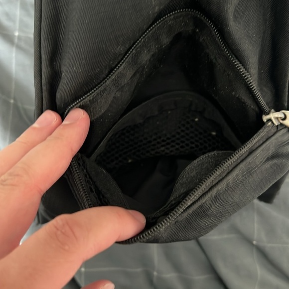 Derek Alexander Black Nylon Sling Backpack Crossbody Bag - Picture 4 of 6